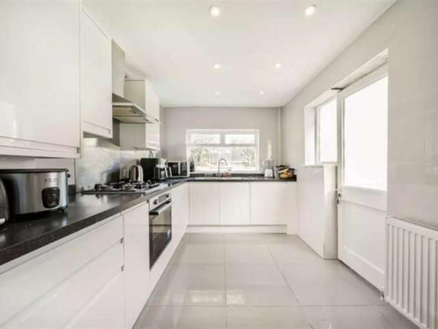 Farm for sale in Brent Cross, Greater London
