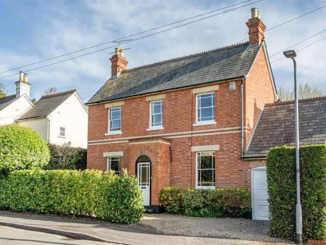 Farm for sale in Buckler's Park, Crowthorne
