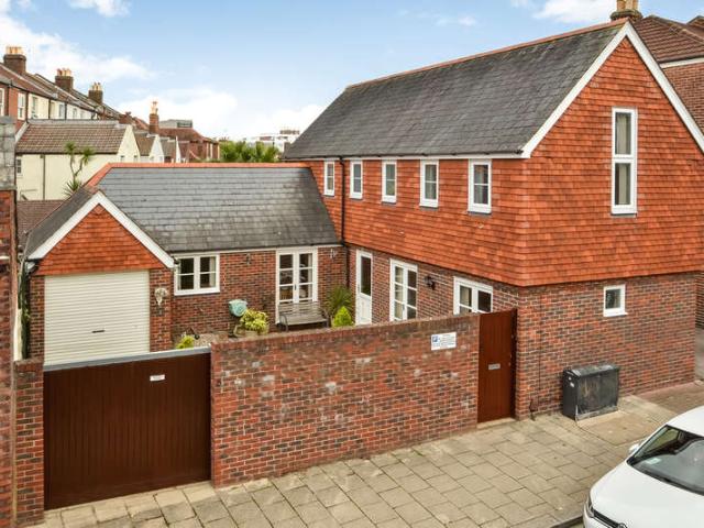 Farm for sale in Southsea, City Of Portsmouth
