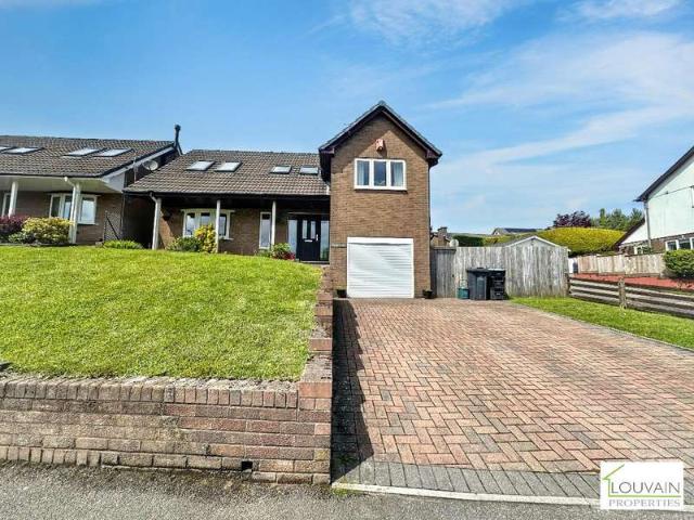 Farm for sale in Sirhowy, Wales