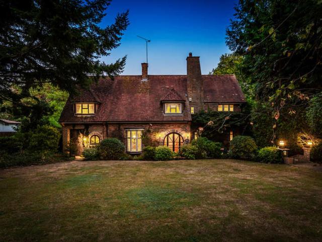 Farm for sale in London Borough of Croydon, Purley