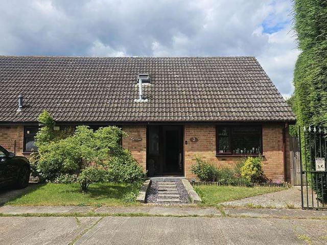 Cottage for sale in Gillingham