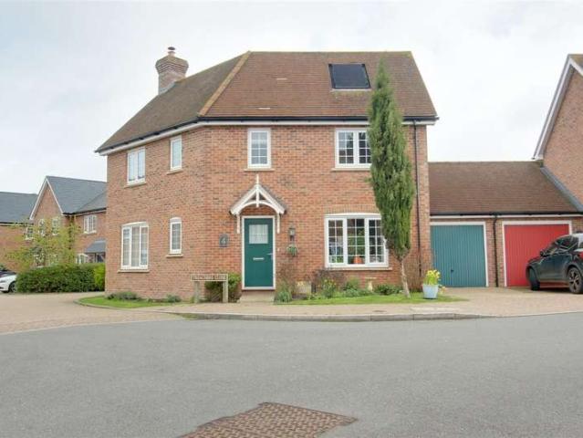 Farm for sale in Pitstone