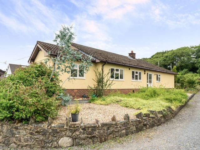 Farm for sale in Mynyddcerrig, Wales