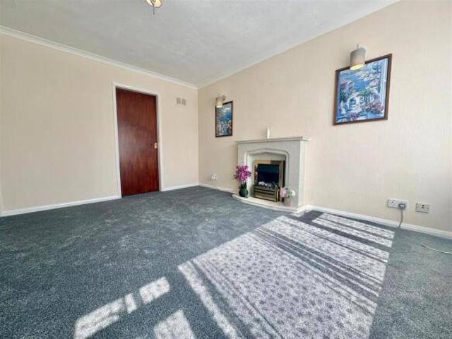 Farm for rent in Castlecroft, West Midlands