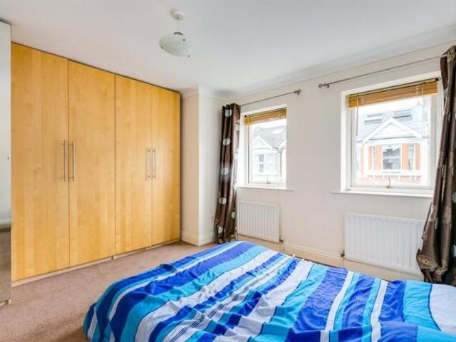 Farm for rent in East Sheen, Greater London