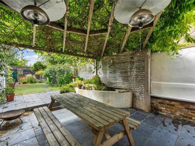 Farm for rent in Cat Hill