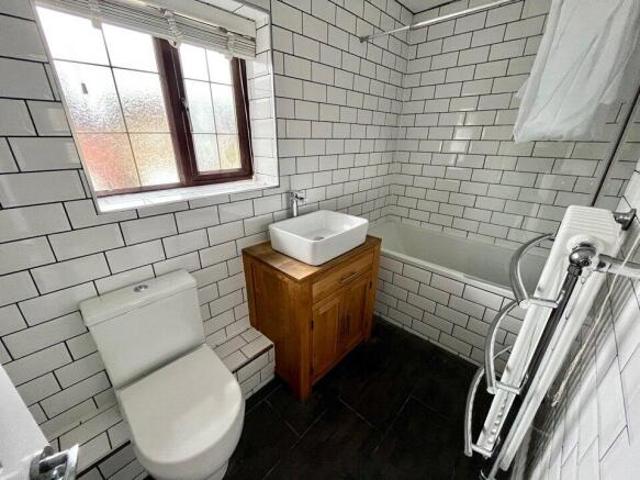 Farm for rent in South Marston, Swindon