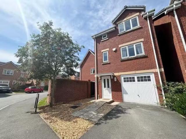 House for rent in Rossmore, Cheshire
