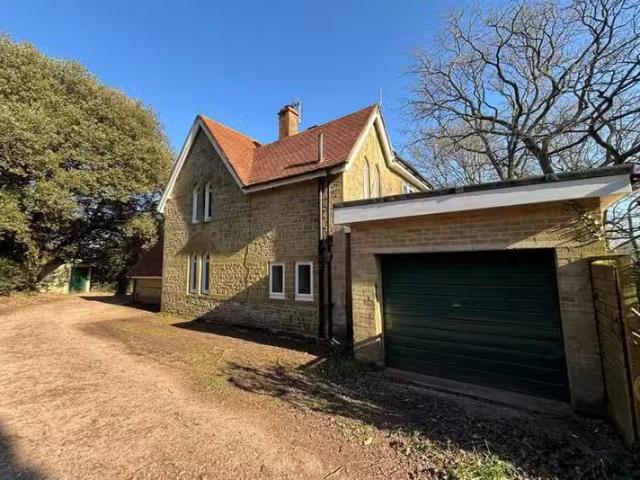 House for rent in Littlecote, West Sussex