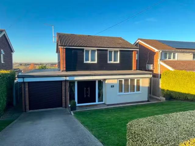 House for rent in Winshill, Beamhurst
