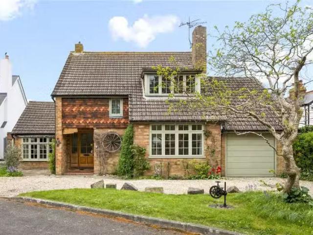 House for rent in Blackhills, Surrey