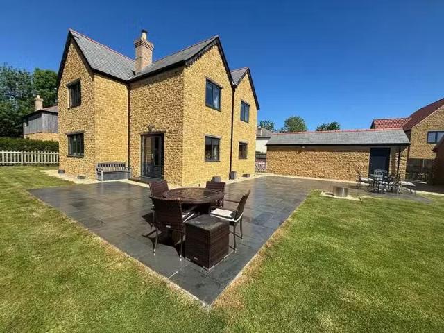 House for rent in East Chinnock, Somerset