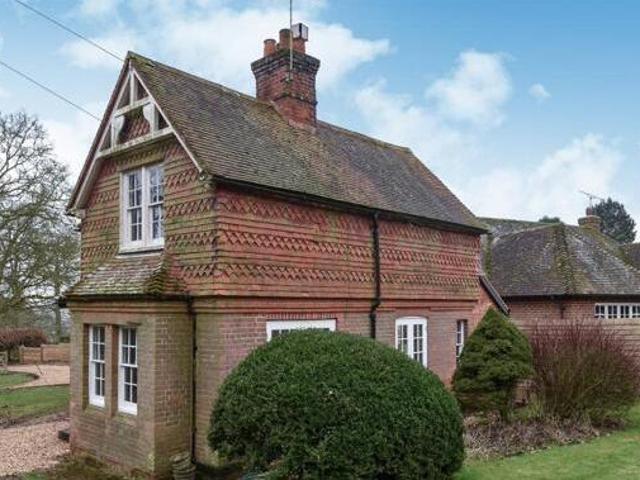 House for rent in Wrecclesham, Fole