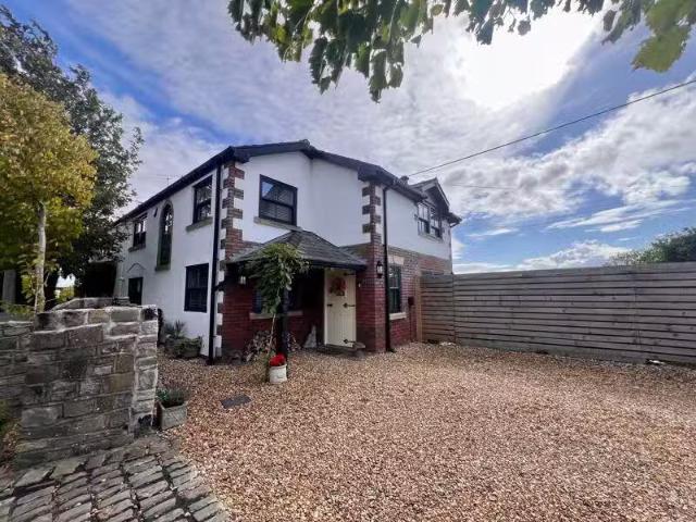 House for rent in Roby Mill, Lancashire