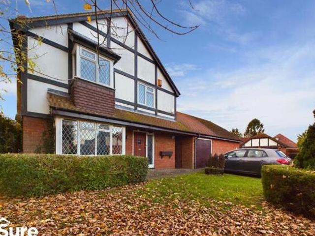 House for rent in Pouchen End, Hertfordshire