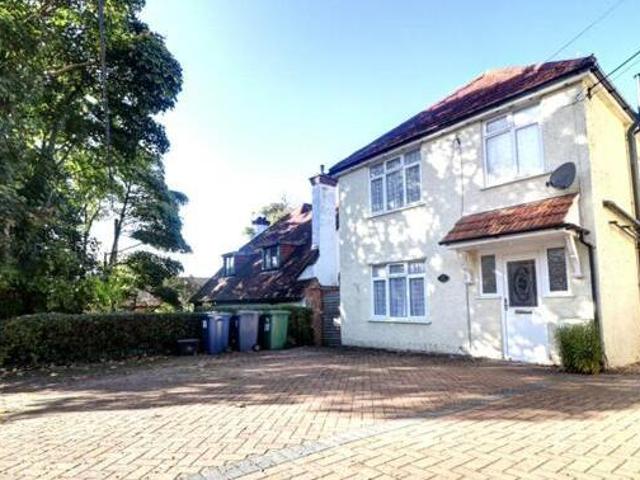House for rent in Totteridge, Cressex