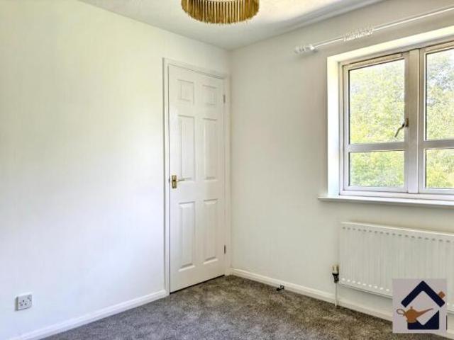 Farm for rent in Kirkstall, West Yorkshire