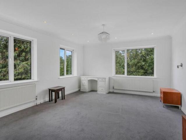 Farm for rent in Cheam, Greater London