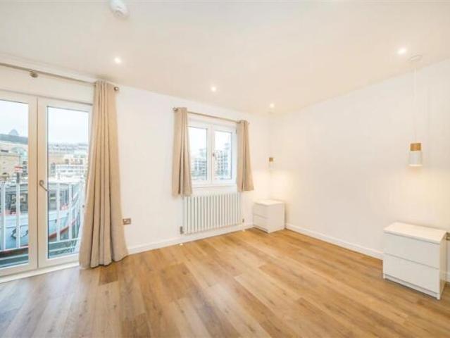 Farm for rent in Tower Hill, Greater London