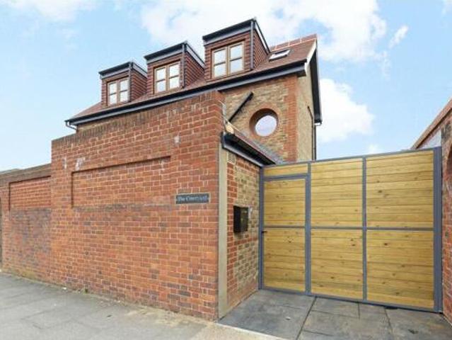 House for rent in Kingston Upon Thames, Greater London