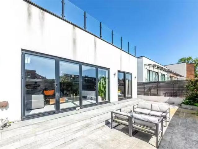 House for rent in London Borough of Croydon, Kenley