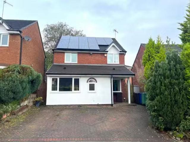 House for rent in Kirklees, Bury