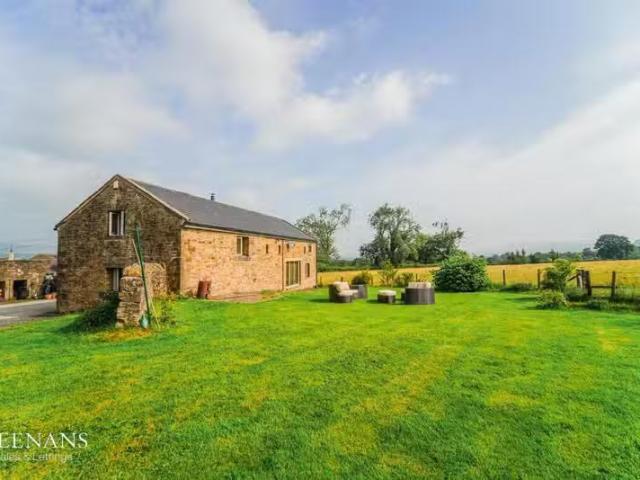 House for rent in Featherstone, Streethouse