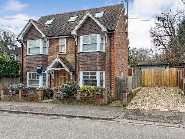 House for rent in Five Acres, Hertfordshire