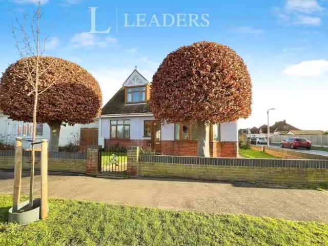 House for rent in Holland-on-Sea, Dale Hill