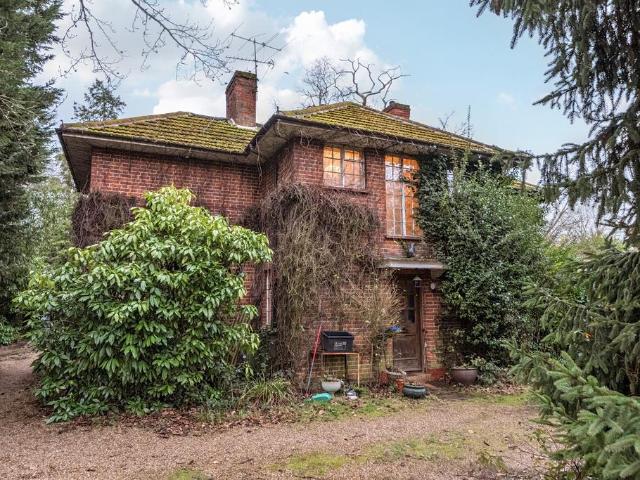 House for sale in Wexham, George Green