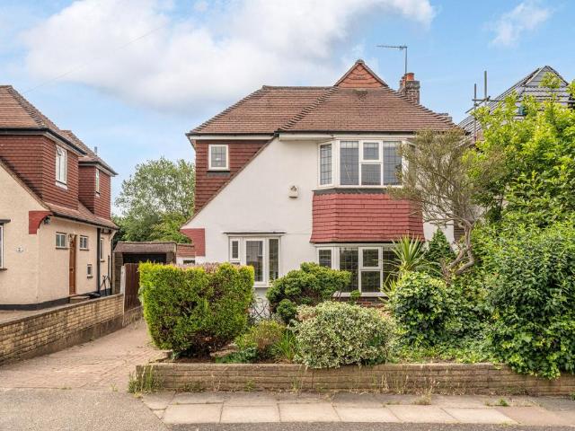 House for sale in Motspur Park, Greater London