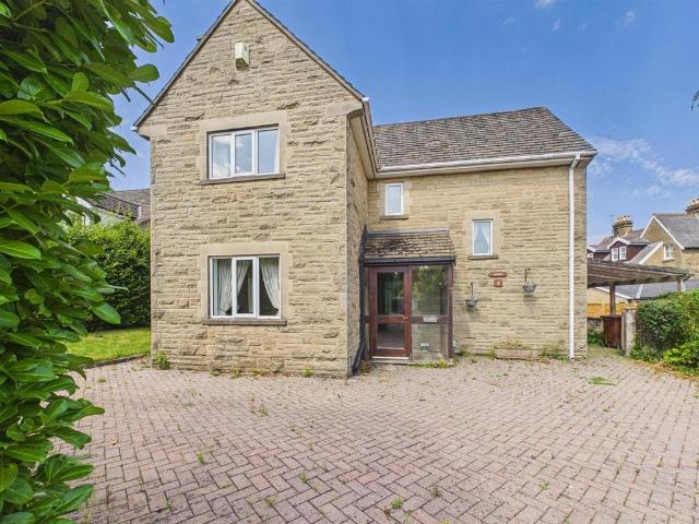 House for sale in Charlesworth, East Midlands