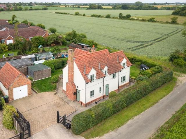 House for sale in Bedingfield, Suffolk