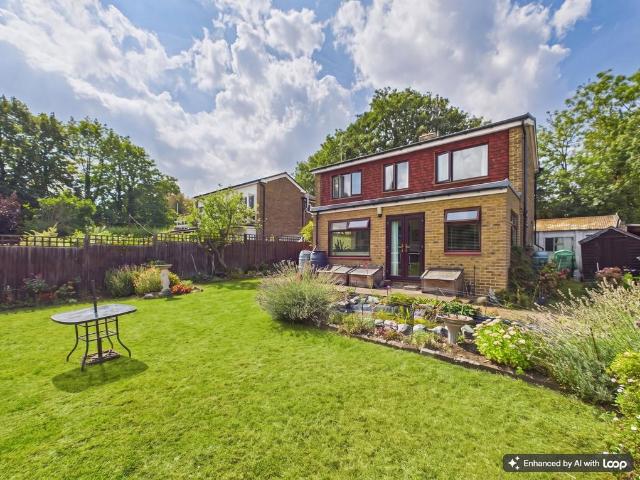 House for sale in Halling