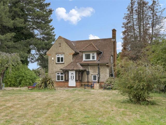 House for sale in Royal Borough of Kingston upon Thames, Greater London