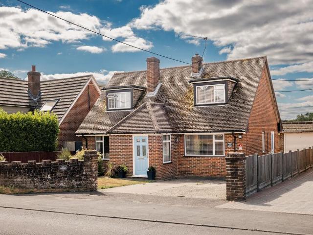 House for sale in Perryfields, West Sussex