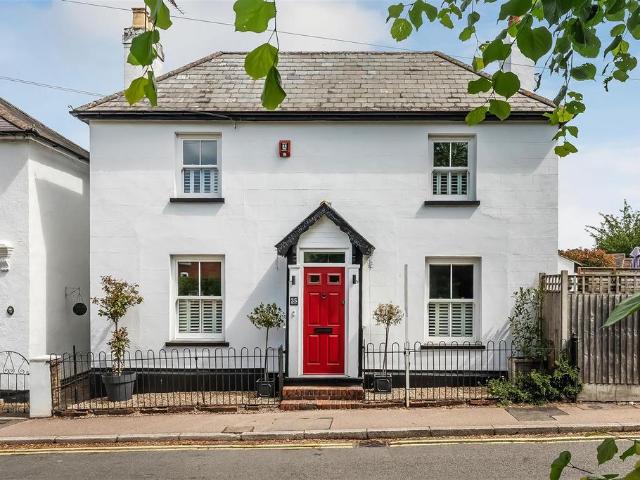 House for sale in Pachesham Park, Surrey