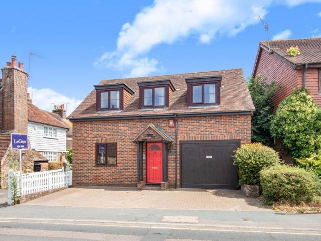 House for sale in The Butts, Kent
