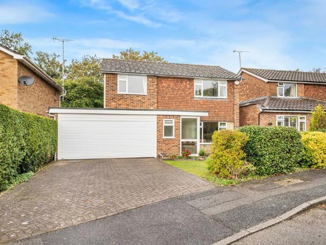 House for sale in Pachesham Park, Surrey