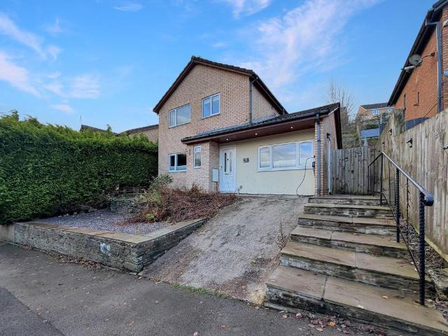House for sale in Treharris