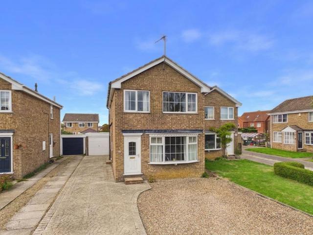 House for sale in Norton-on-derwent, North Yorkshire