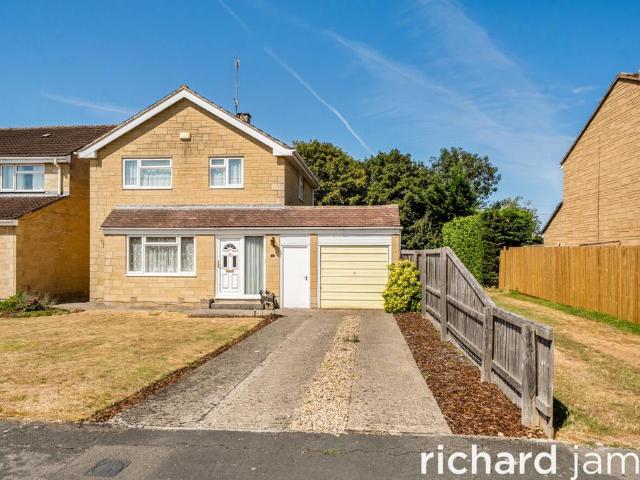 House for sale in Haydon Wick, Swindon