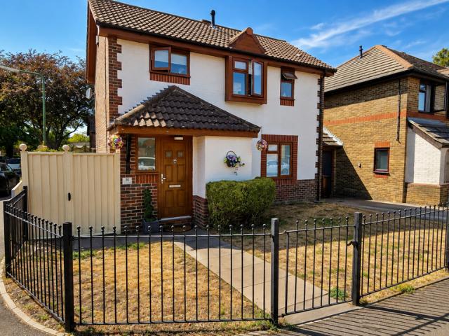 House for sale in Worcester Park Estate, Monks Orchard
