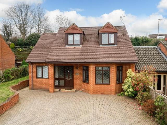 House for sale in Hall Park, Pouchen End