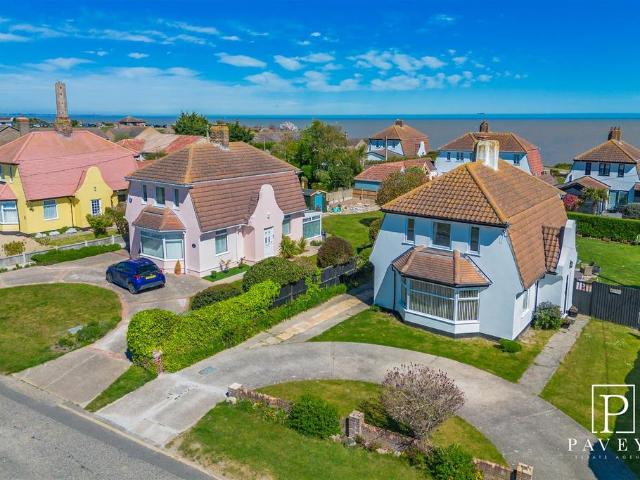 House for sale in Frinton and Walton, Dale Hill