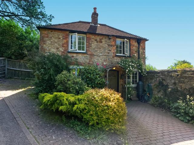 House for sale in Marehill, Horsham