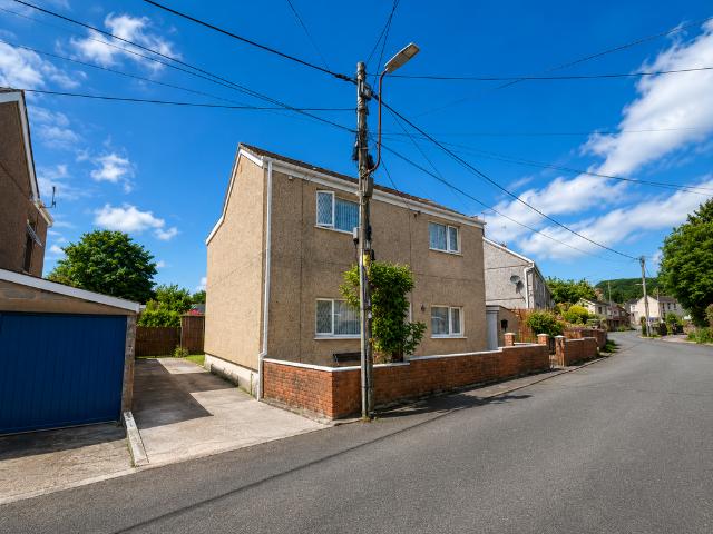 House for sale in Cwmamman, Wales