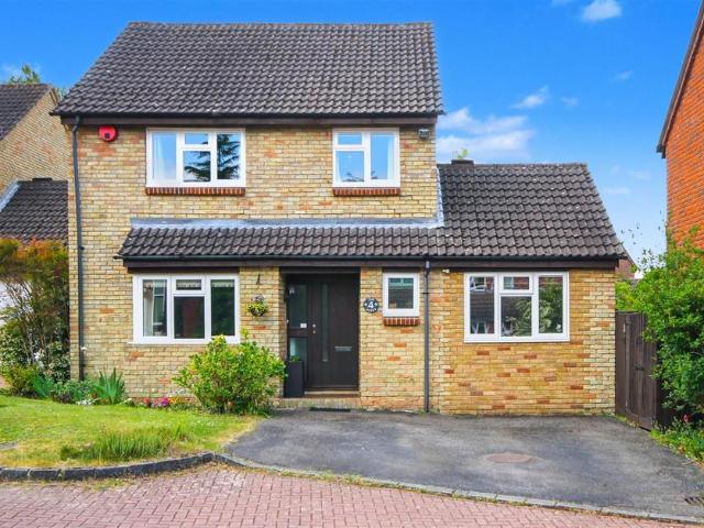 House for sale in Pachesham Park, Surrey