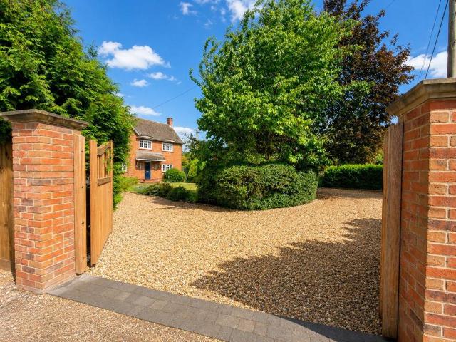 House for sale in Dale Hill, Essex